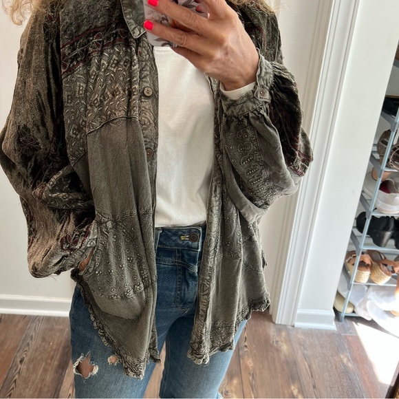 Vintage Bohemian Blouse gray billowy poet sleeves embroidery ruffle pockets - Picture 8 of 11